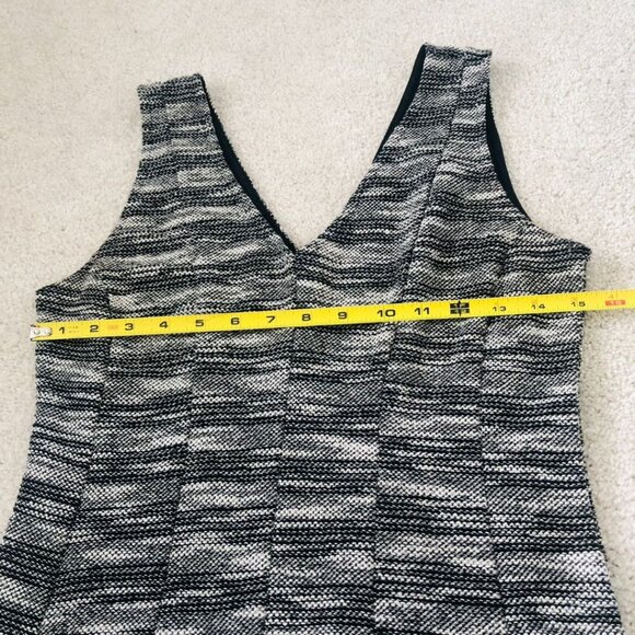 Banana Replublic Marled Tweed Fit-and-Flare Dress Size 4 - Picture 11 of 17